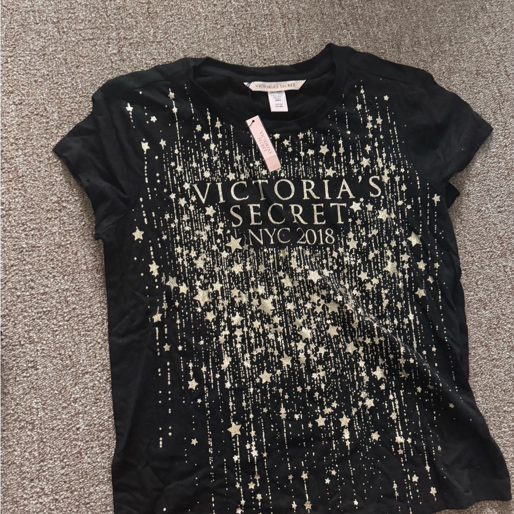 Victoria’s Secret NYC 2018 Graphic Tee (NWT) Size S